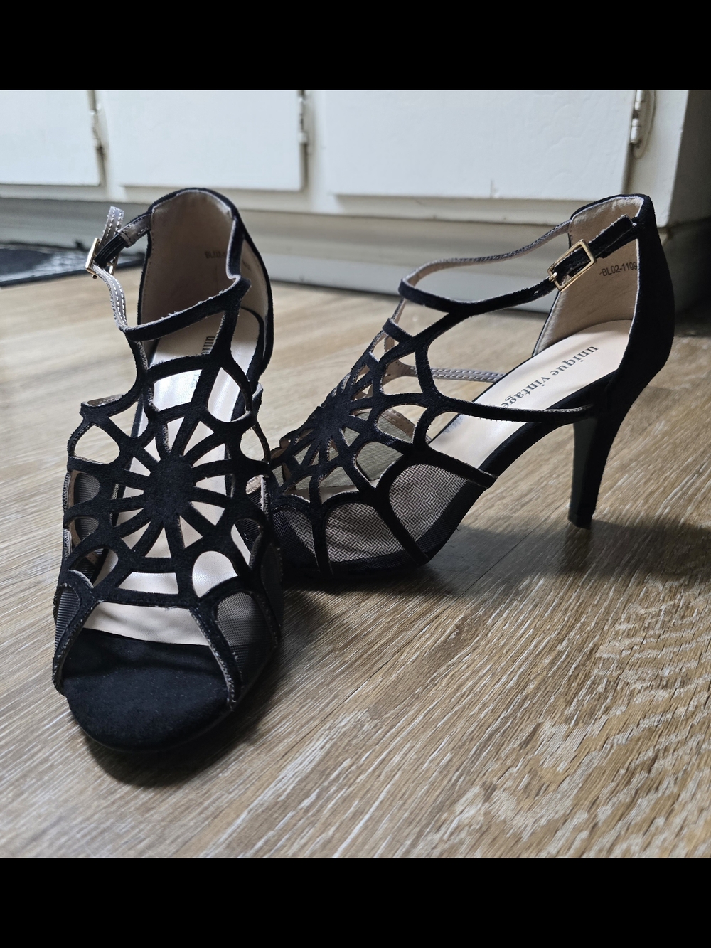 Unique Vintage Black Web-Strap Open-Toe Heels